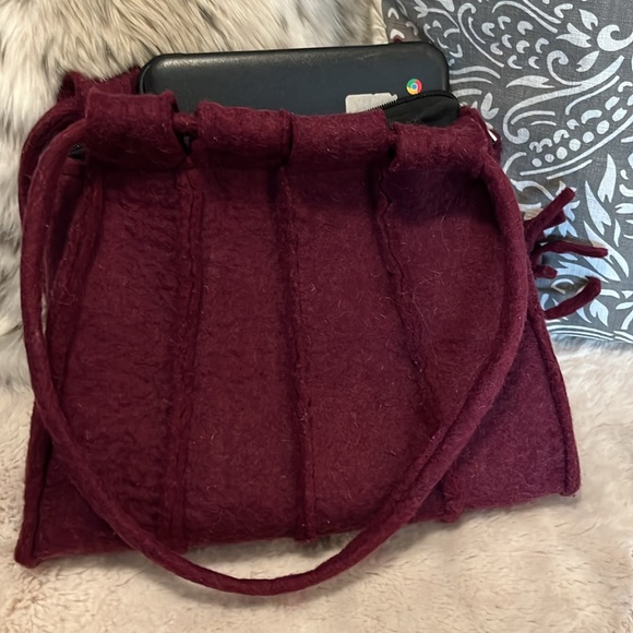 The Winding Road Burgundy Patchwork Ultra Thick Felt Zipper Tote Bag Pure - Picture 3 of 10